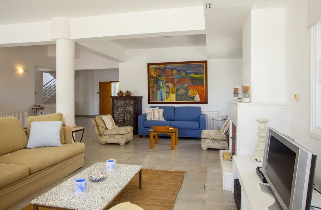 Meneou Beachfront Villa Sunset 皮尔瓦利亚 客房 照片