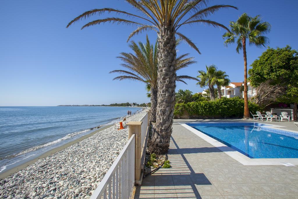 Meneou Beachfront Villa Sunset 皮尔瓦利亚 客房 照片